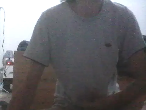 Snapshot of Leutinka chatting on 11.04.25 Leutinka online show from 11.04.25