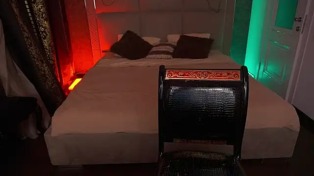 AmiraGoldd online show from 05.20.26
