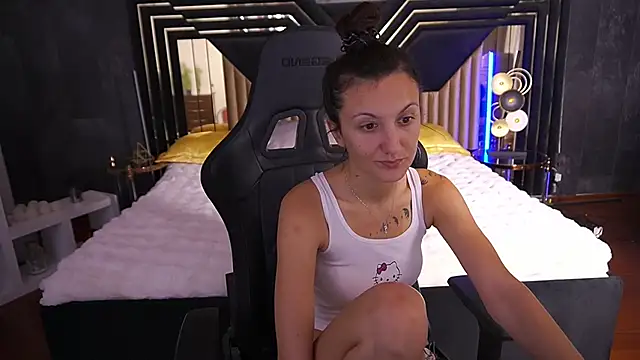 ZafiraMoonn online show from 11.06.25