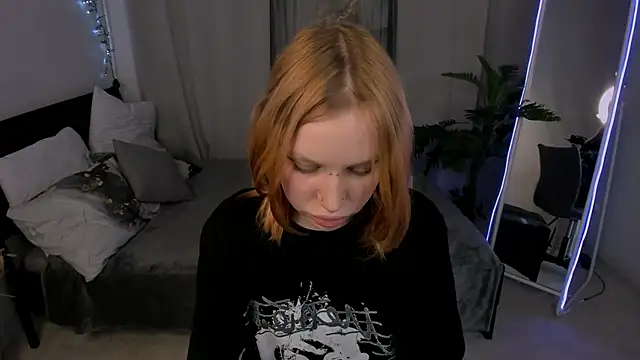 NaomiRosss online show from 11.22.25