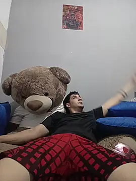 Snapshot of Theo_Lightwood chatting on 11.05.25 Theo Lightwood online show from 11.05.25