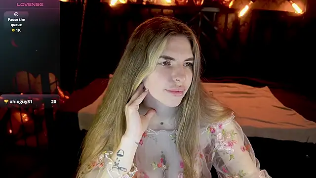 Snapshot of DanielaReign chatting on 02.18.26 DanielaReign online show from 02.18.26