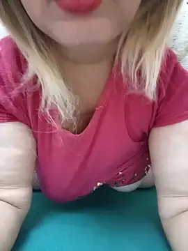 Snapshot of sdlmona chatting on 11.05.25 sdlmona online show from 11.05.25