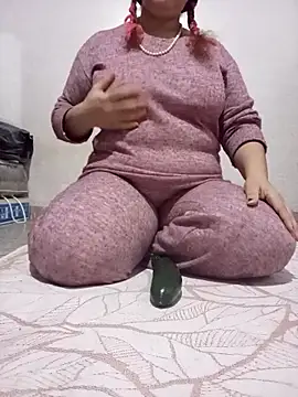 Snapshot of sdlmona chatting on 12.05.25 sdlmona online show from 12.05.25