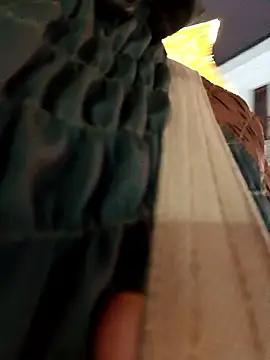 PaulinaLondra2 online show from 12.17.25