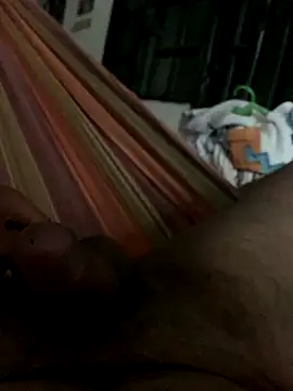 Snapshot of tuntuntiburon chatting on 11.03.25 tuntuntiburon online show from 11.03.25