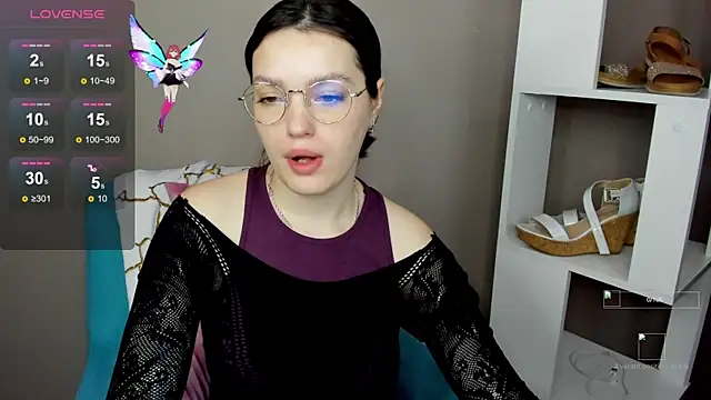 Karina Kellyy online show from 11.16.25