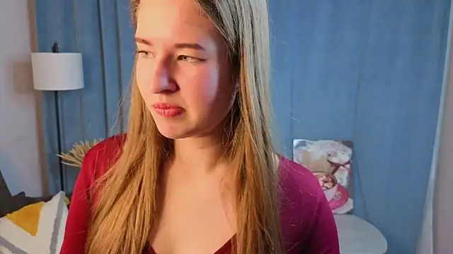 Snapshot of MowasaBritten chatting on 11.20.25 MowasaBritten online show from 11.20.25