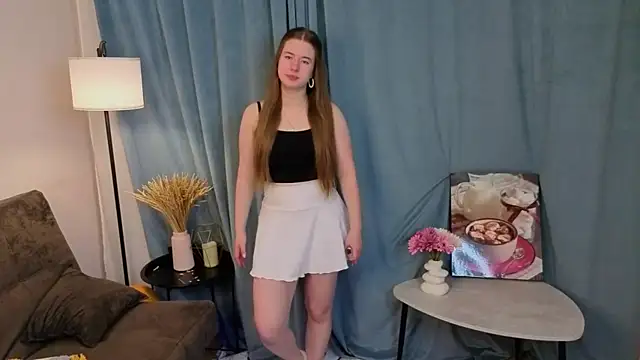 Snapshot of MowasaBritten chatting on 12.05.25 MowasaBritten online show from 12.05.25