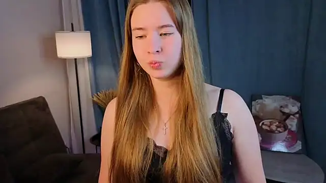 Snapshot of MowasaBritten chatting on 12.15.25 MowasaBritten online show from 12.15.25