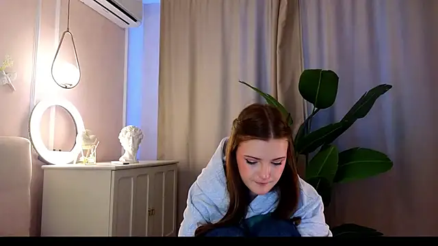 Snapshot of CathyCaldwell chatting on 02.28.26 CathyCaldwell online show from 02.28.26