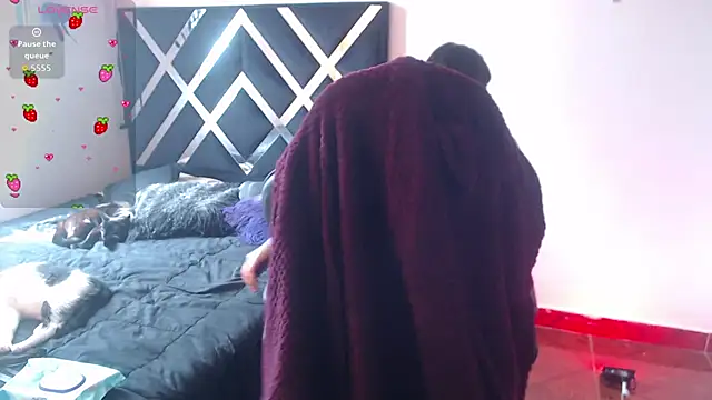 Zooee 01 online show from 11.29.25