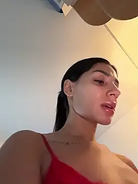 Snapshot of VickyM99 chatting on 11.11.25 VickyM99 online show from 11.11.25