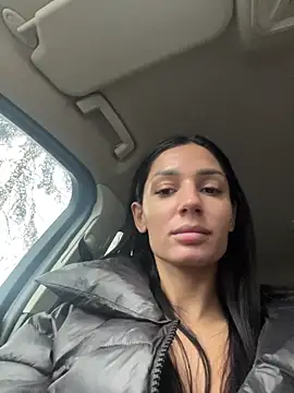 Snapshot of VickyM99 chatting on 11.18.25 VickyM99 online show from 11.18.25