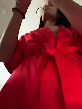 Snapshot of VickyM99 chatting on 12.02.25 VickyM99 online show from 12.02.25