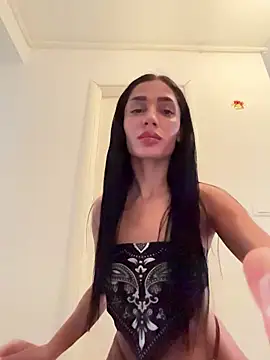 Snapshot of VickyM99 chatting on 12.17.25 VickyM99 online show from 12.17.25