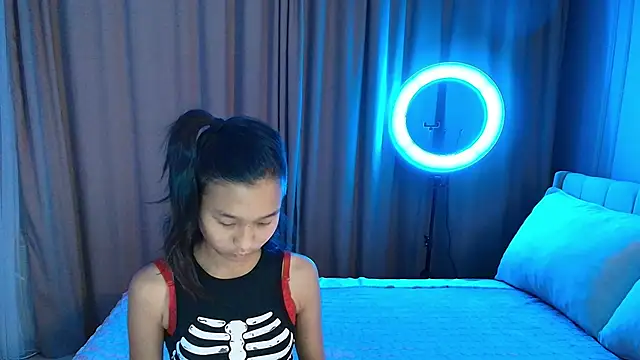 lihnpham online show from 11.18.25