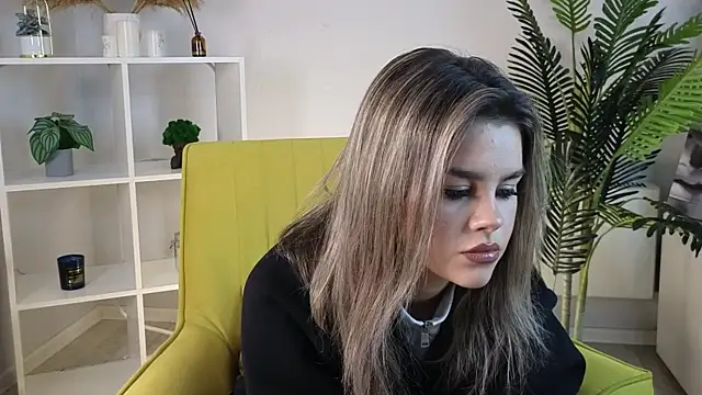 Snapshot of AmaliaProst chatting on 11.04.25 AmaliaProst online show from 11.04.25