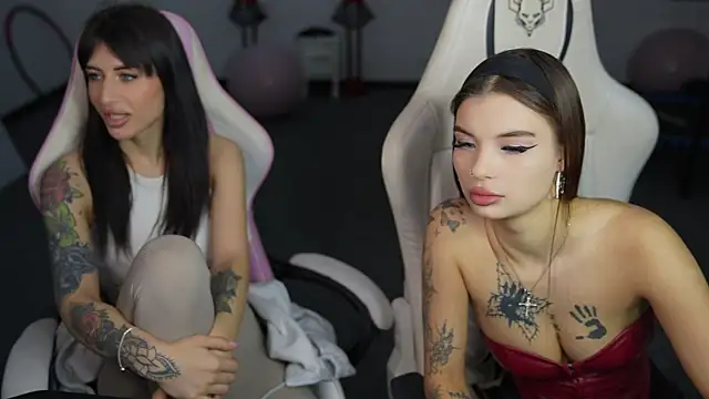 Mireya054 online show from 12.16.25