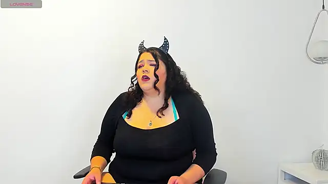 Lilith Aliany  online show from 12.03.25