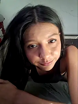 Snapshot of charlloteevans chatting on 11.04.25 charlloteevans online show from 11.04.25