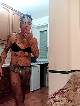 Snapshot of 00Travsharongomez chatting on 11.06.25 00Travsharongomez online show from 11.06.25