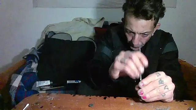 Snapshot of 00Travsharongomez chatting on 11.29.25 00Travsharongomez online show from 11.29.25