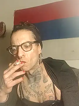 Snapshot of 00Travsharongomez chatting on 12.21.25 00Travsharongomez online show from 12.21.25