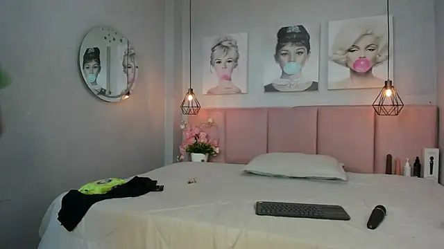 sensual skinny online show from 11.20.25