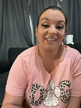 Snapshot of thickfarmtwat chatting on 06.18.26 thickfarmtwat online show from 06.18.26