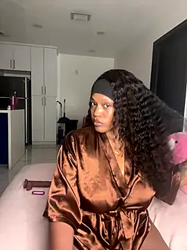 Snapshot of PrincessDreamm chatting on 12.02.25 PrincessDreamm online show from 12.02.25