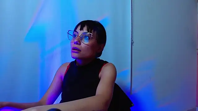 Snapshot of valkiry_ chatting on 12.03.25 valkiry online show from 12.03.25