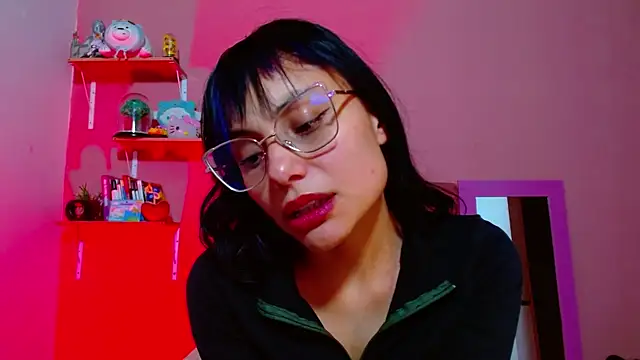 Snapshot of valkiry_ chatting on 12.15.25 valkiry online show from 12.15.25