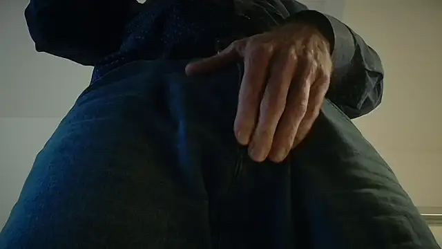 Snapshot of centerfieldshow chatting on 02.25.26 centerfieldshow online show from 02.25.26