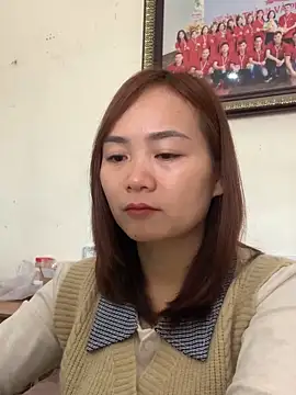 Snapshot of Bana-gibee chatting on 12.16.25 Bana-gibee online show from 12.16.25