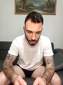 Snapshot of snncdgn chatting on 11.27.25 snncdgn online show from 11.27.25