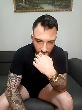 Snapshot of snncdgn chatting on 12.19.25 snncdgn online show from 12.19.25