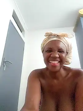 Snapshot of Mommy_Sienna chatting on 11.09.25 Mommy Sienna online show from 11.09.25