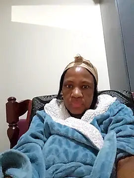 Snapshot of Mommy_Sienna chatting on 11.20.25 Mommy Sienna online show from 11.20.25