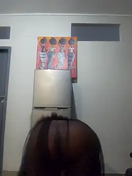 Snapshot of Mommy_Sienna chatting on 12.19.25 Mommy Sienna online show from 12.19.25