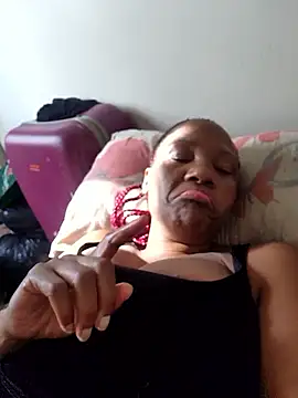 Snapshot of Mommy_Sienna chatting on 01.10.26 Mommy Sienna online show from 01.10.26