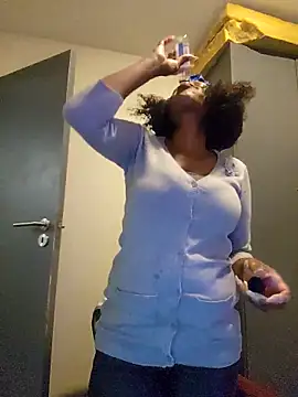 Mommy Sienna online show from 05.06.26