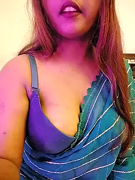 Snapshot of LoveLy-Soneya chatting on 01.07.26 LoveLy-Soneya online show from 01.07.26