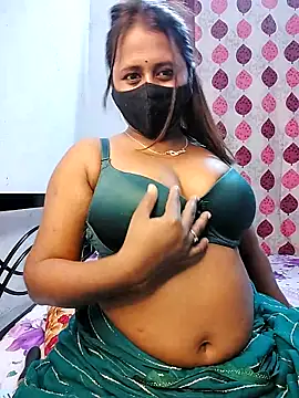 Snapshot of LoveLy-Soneya chatting on 02.21.26 LoveLy-Soneya online show from 02.21.26