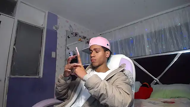 Santy bigcock 01 online show from 07.04.26