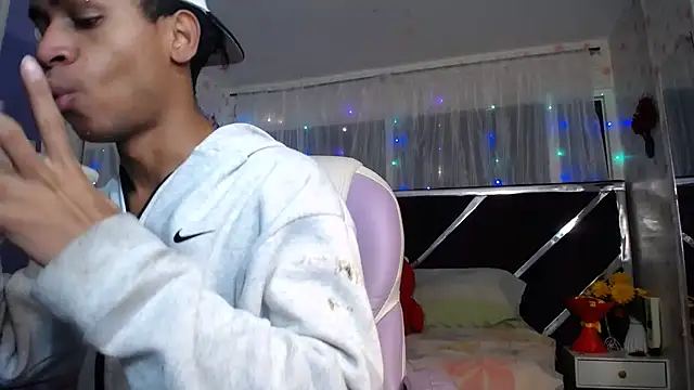 Santy bigcock 01 online show from 07.21.26