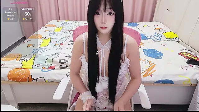 Snapshot of Flive-duo chatting on 11.21.25 Flive-duo online show from 11.21.25