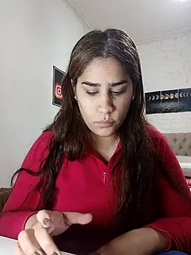 nahiarabiel33 online show from 06.18.26