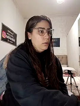 nahiarabiel33 online show from 06.25.26