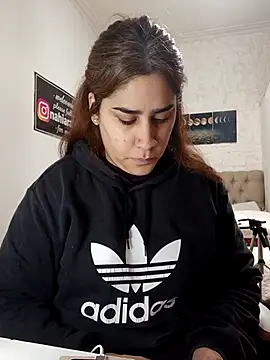 nahiarabiel33 online show from 06.26.26